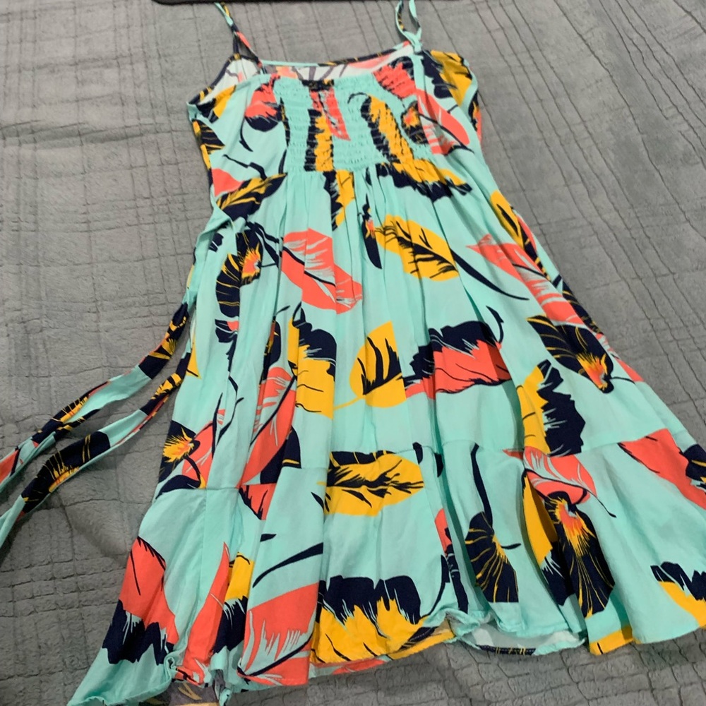 Dress - Picture 4 of 4